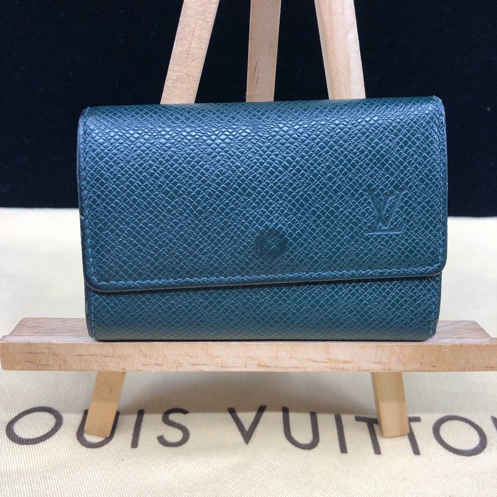 Louis Vuitton Deep Green Taiga 6 Key Holder